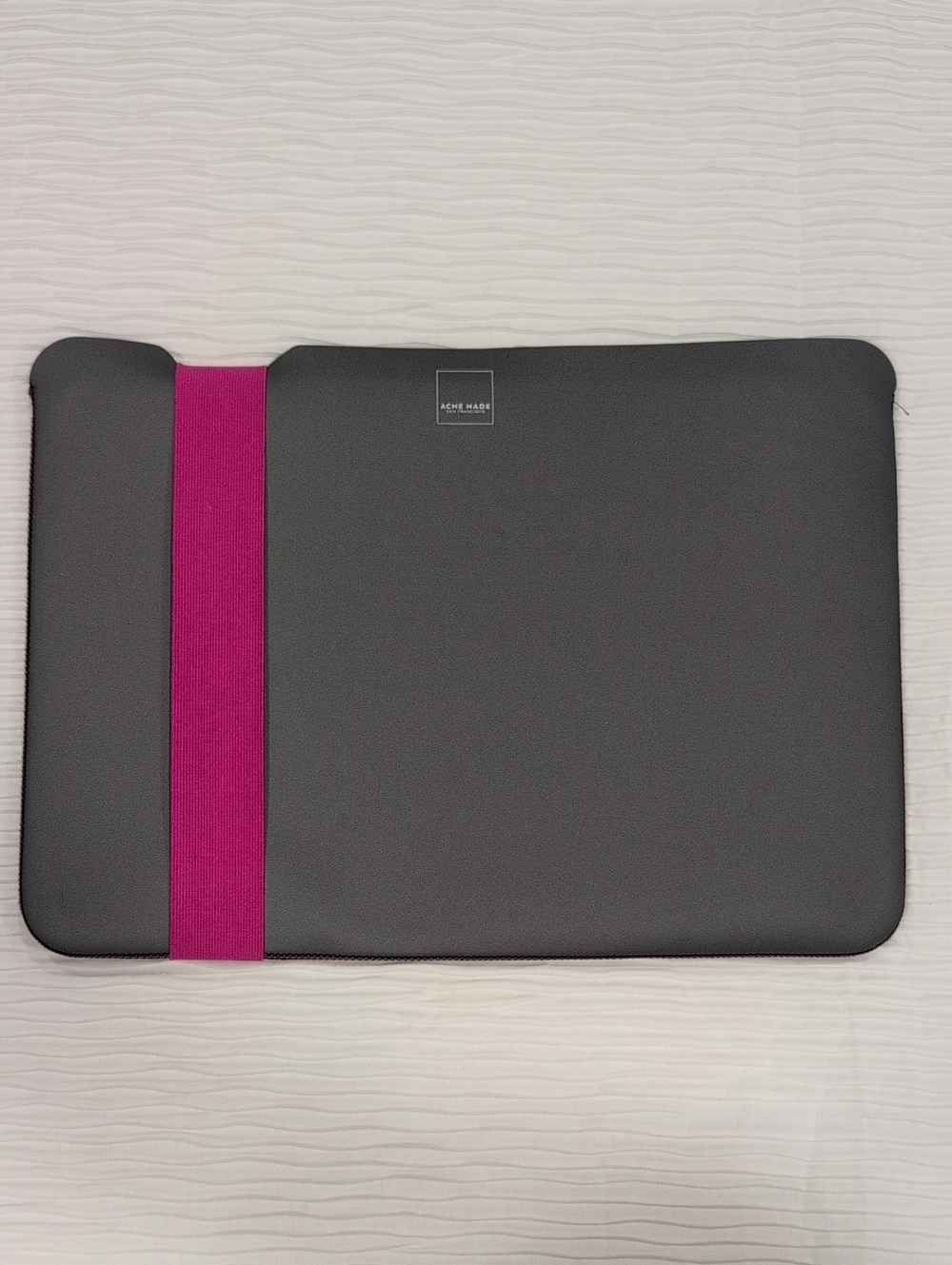 ACME MADE San Francisco Skinny Sleeve w/ Pink Elastic Strap for Macbook Pro 15"